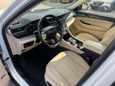 Used 2021 Jeep Grand Cherokee L Limited AWD/4WD image 23