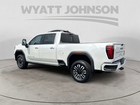 Used 2025 GMC Sierra 2500 Denali Ultimate w/ Max Trailering Package AWD/4WD image 3