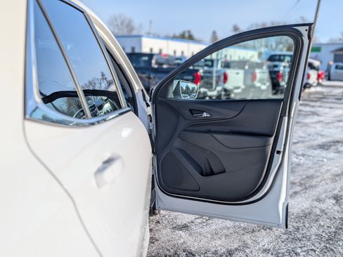 Used 2021 Chevrolet Equinox LT image 38