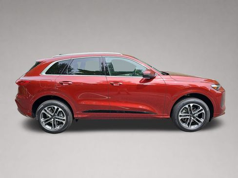 New 2026 Audi Q5 Premium Plus AWD/4WD image 2