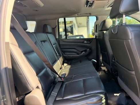 Used 2020 Chevrolet Suburban LT RWD image 16