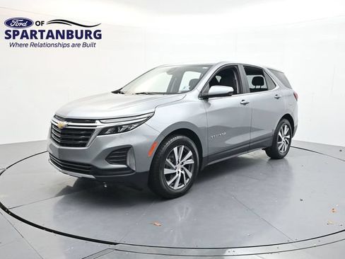 Used 2024 Chevrolet Equinox LT FWD image 3
