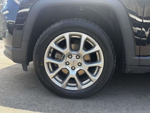 Used 2022 Jeep Compass Latitude AWD/4WD image 9