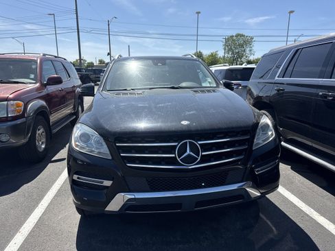 Used 2013 Mercedes-Benz ML 350 BlueTEC 4MATIC image 2