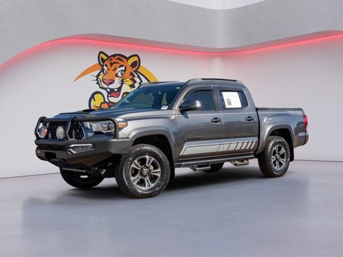 Used 2019 Toyota Tacoma TRD Sport w/ Technology Package image 1