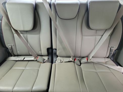Used 2017 Kia Sedona LX w/ LX Essentials Premium Package FWD image 11