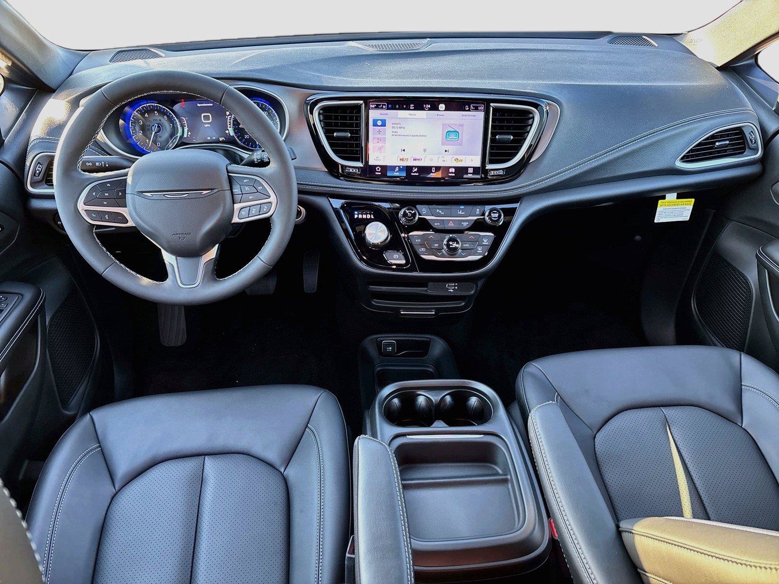 New 2027 Chrysler Pacifica Select AWD/4WD image 31