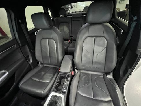 Used 2020 Audi Q3 2.0T Premium image 10