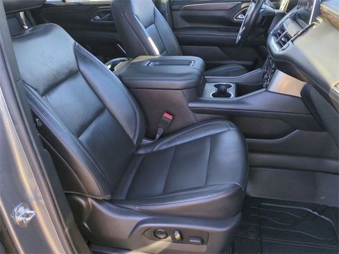 Used 2021 Chevrolet Tahoe LT w/ LT Signature Package image 29