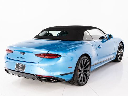 Used 2025 Bentley Continental GTC image 13
