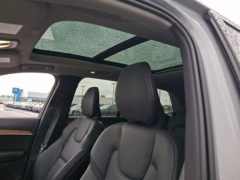 Used 2024 Volvo XC90 B6 Plus w/ Protection Package Premier AWD/4WD image 14