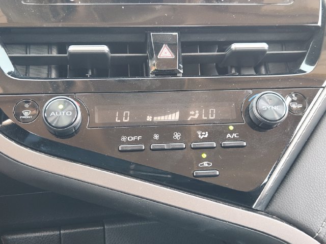 Used 2023 Toyota Camry SE FWD image 14