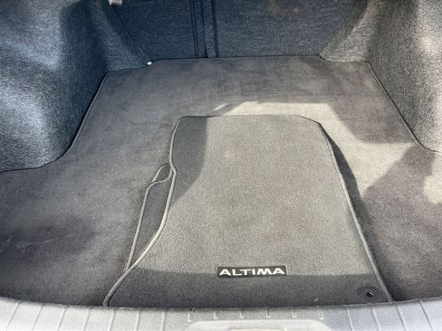 Used 2025 Nissan Altima 2.5 SV image 32