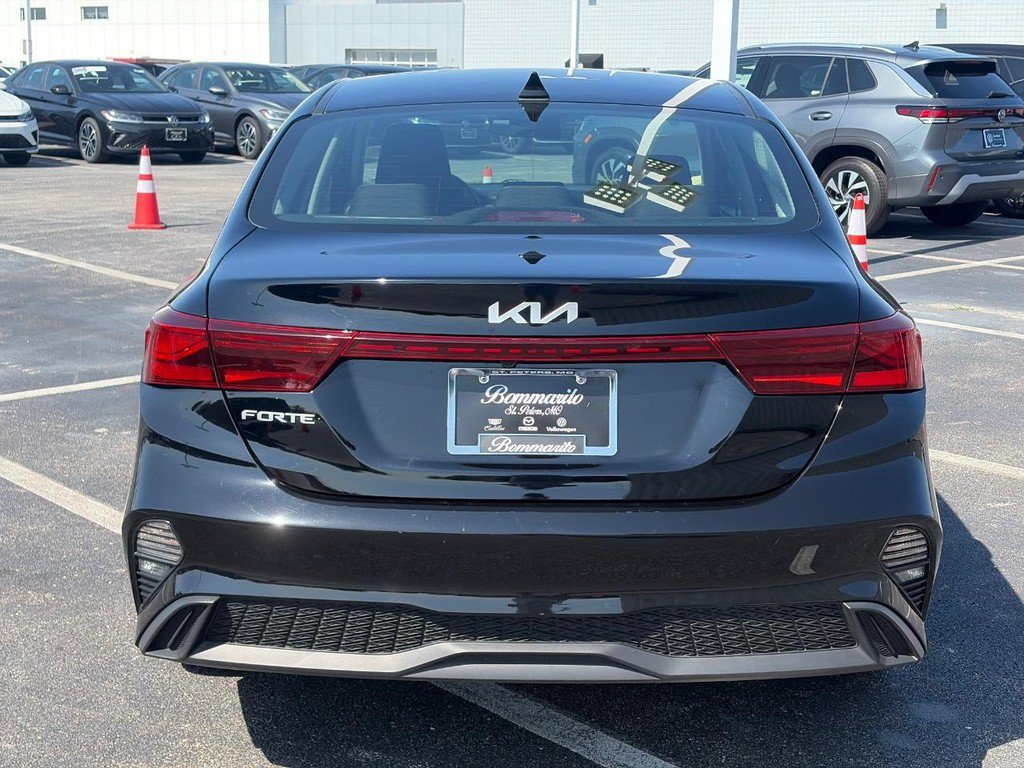 Used 2023 Kia Forte LXS FWD image 6