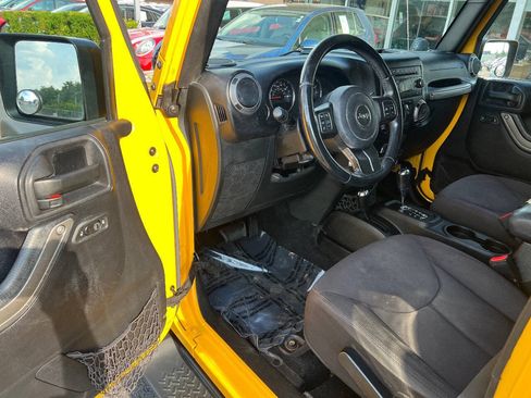 Used 2015 Jeep Wrangler Unlimited Sport w/ Power Convenience Group AWD/4WD image 18