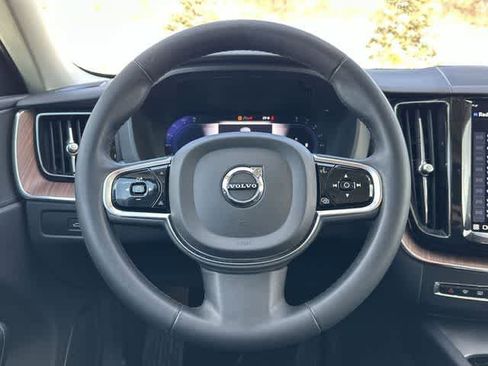 Used 2023 Volvo XC60 B5 Plus w/ Climate Package AWD/4WD image 7
