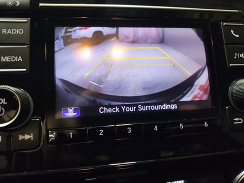 Used 2019 Honda CR-V LX image 31