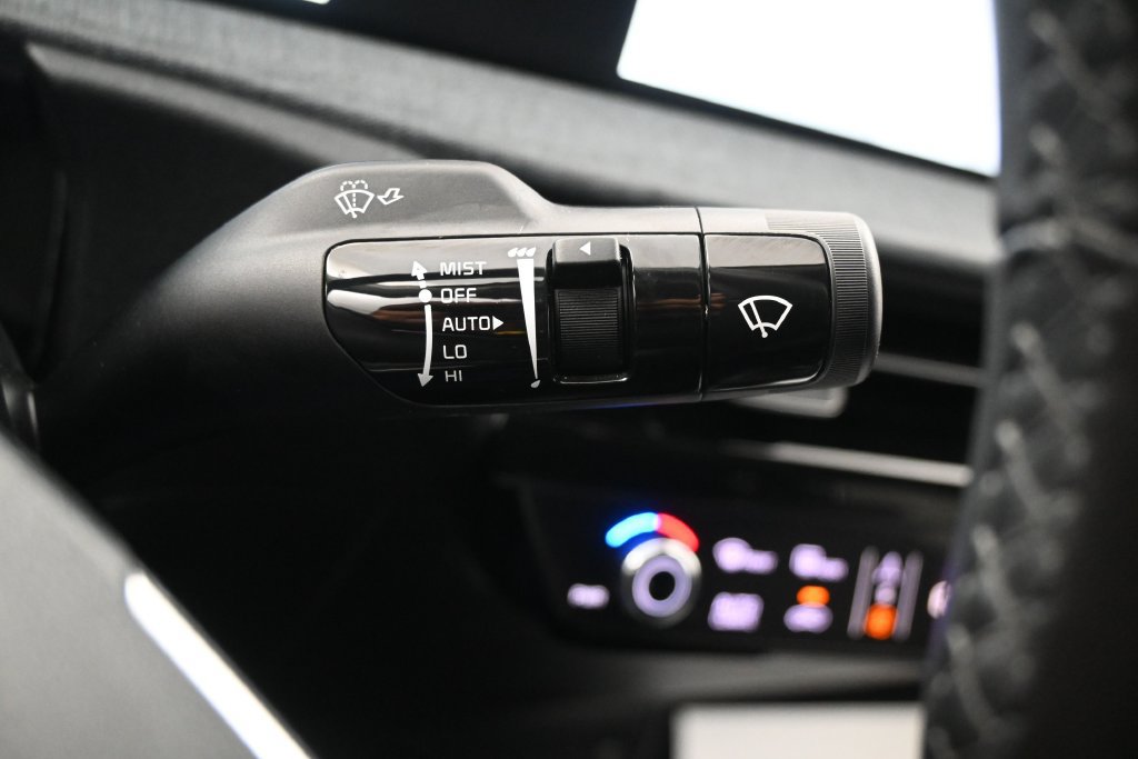 Used 2024 Kia EV6 Light RWD image 17