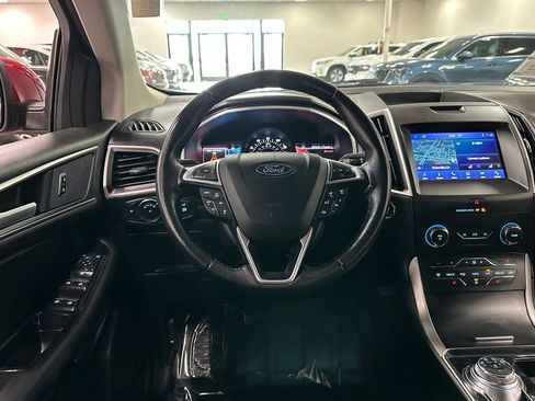 Used 2020 Ford Edge SEL w/ Convenience Package image 24
