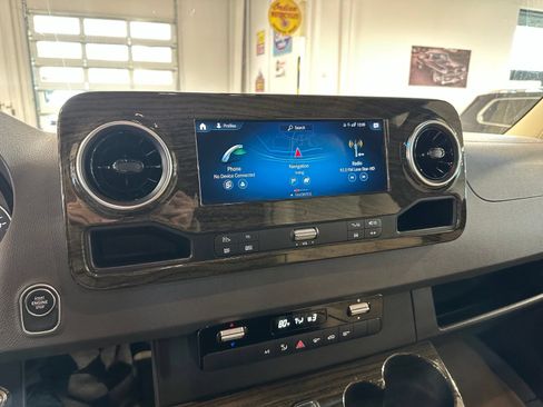 Used 2022 Mercedes-Benz Sprinter 3500 image 50