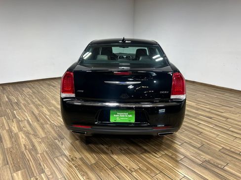 Certified 2018 Chrysler 300 Touring L AWD/4WD image 32