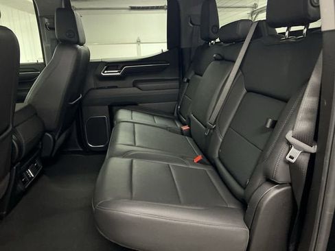 Used 2025 GMC Sierra 1500 SLT image 25