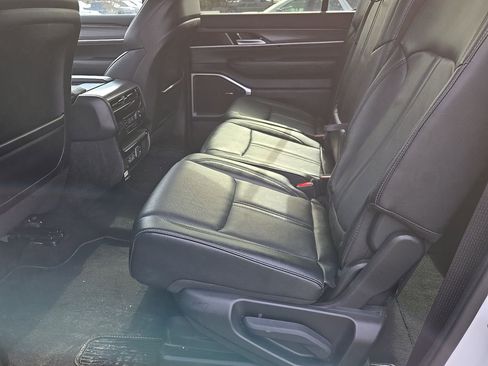 Used 2024 Jeep Wagoneer Series II w/ Flexible Seating Group image 6