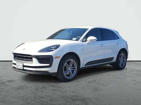 Used 2022 Porsche Macan image 2