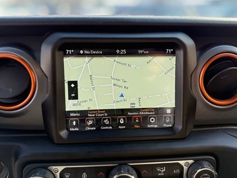 Used 2020 Jeep Gladiator Mojave w/ Dual Top Group image 9