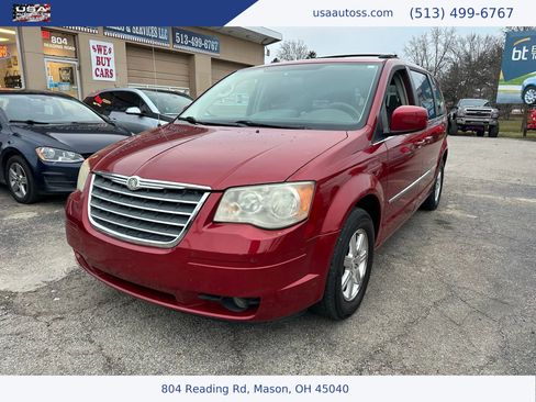 Used 2009 Chrysler Town & Country Touring w/ Entertainment Group #2 image 1