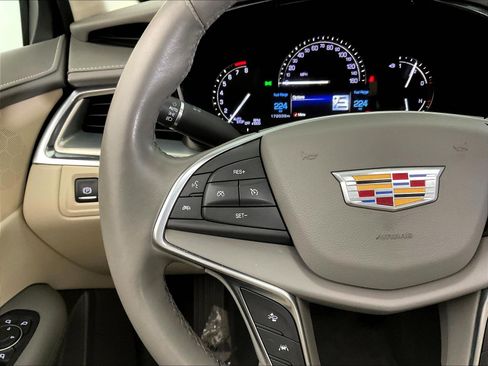 Used 2019 Cadillac XT5 Luxury FWD image 11