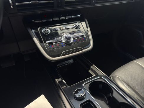 Used 2020 Lincoln Corsair AWD w/ Equipment Group 101A image 11