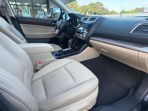 Used 2016 Subaru Outback 2.5i Limited AWD/4WD image 11