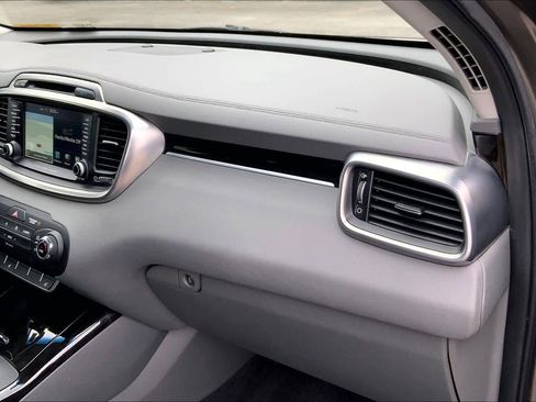 Used 2016 Kia Sorento EX w/ EX Touring Package image 18