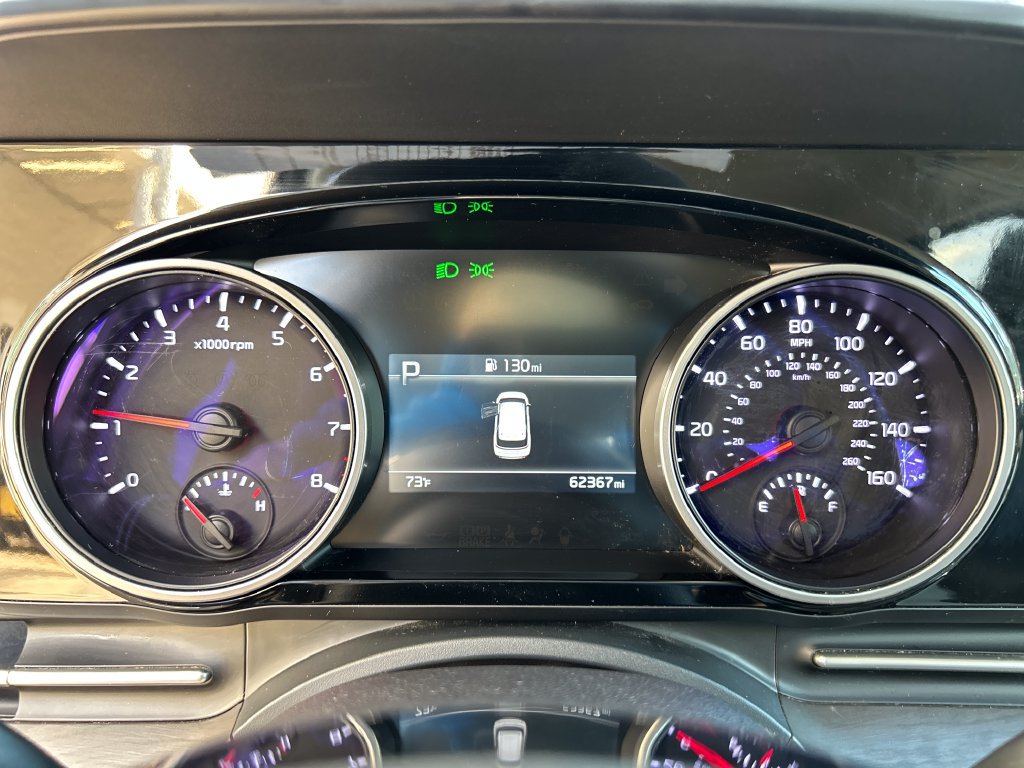 Used 2024 Kia Carnival EX FWD image 17
