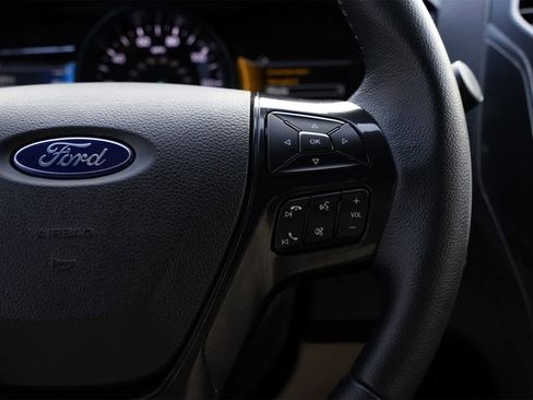 Used 2018 Ford Explorer XLT w/ Equipment Group 202A image 11