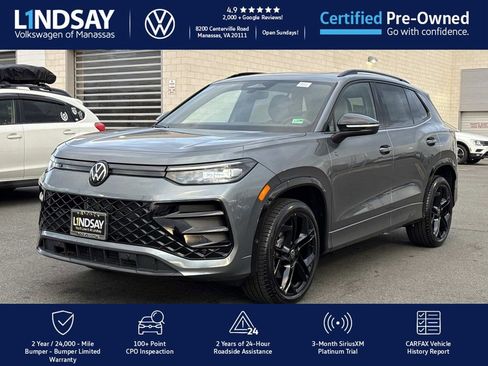 Certified 2025 Volkswagen Tiguan SE R-Line image 6