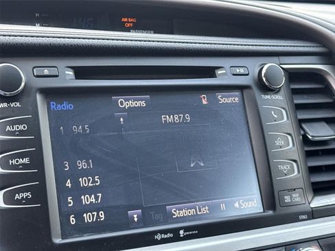 Used 2015 Toyota Highlander XLE AWD/4WD image 24