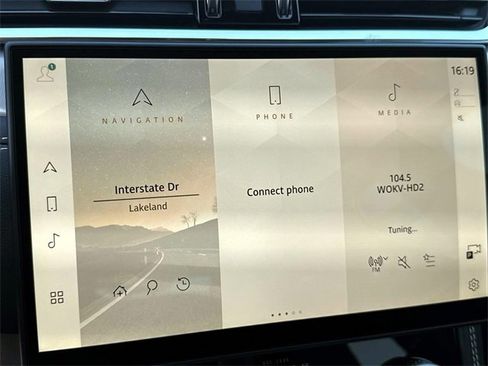 New 2025 Jaguar F-PACE R-Dynamic S image 19