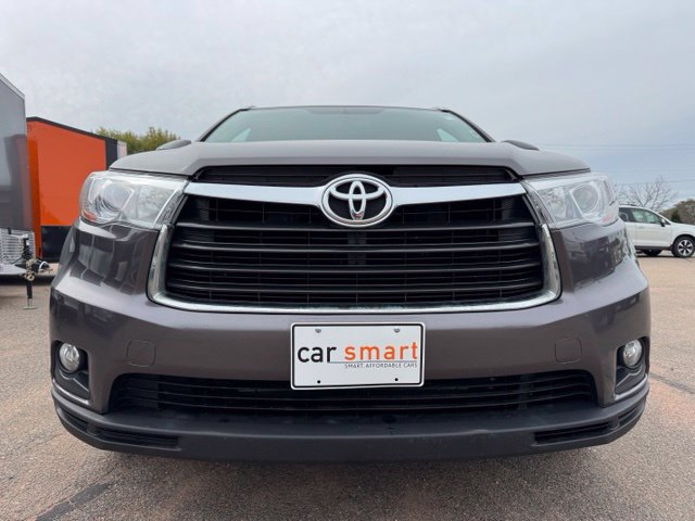 Used 2017 Toyota Highlander XLE AWD/4WD image 2