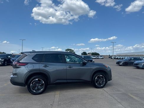 Certified 2025 Nissan Rogue SV AWD/4WD image 22