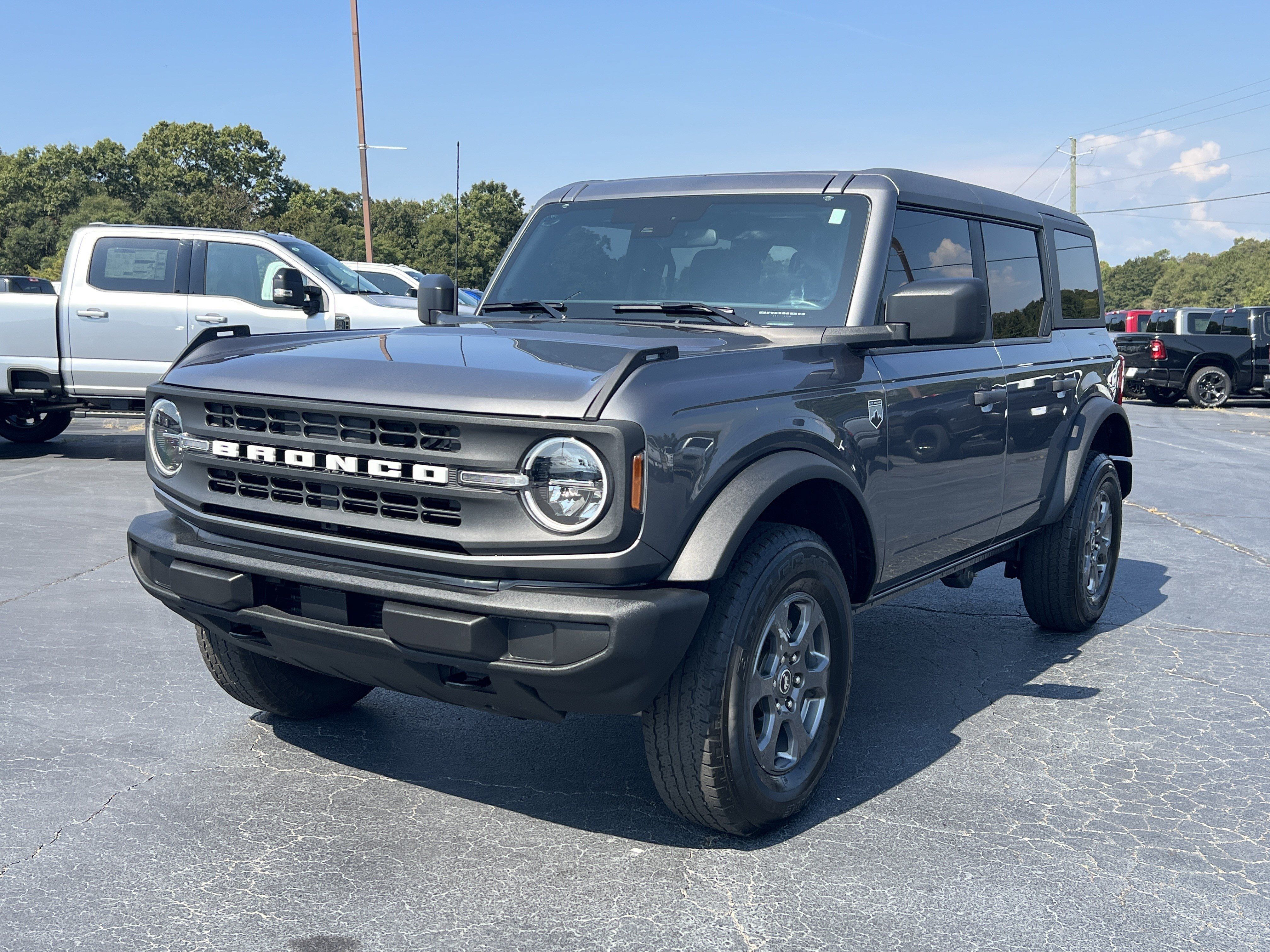 Used 2025 Ford Bronco Big Bend AWD/4WD image 2