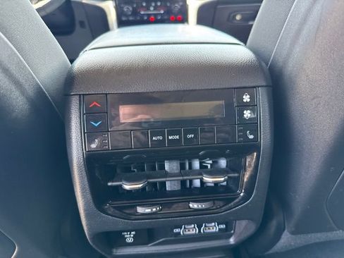 Used 2023 Jeep Grand Cherokee L Limited w/ Luxury Tech Group II AWD/4WD image 22