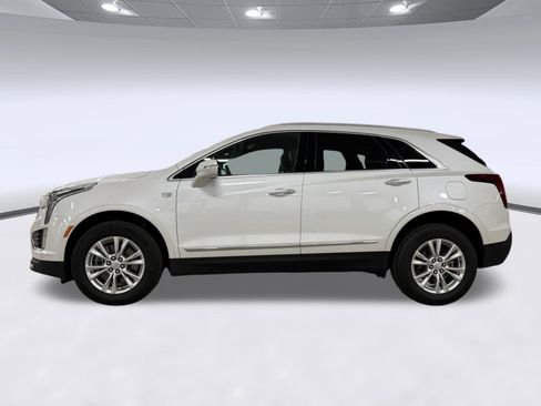 Used 2023 Cadillac XT5 Luxury FWD image 2