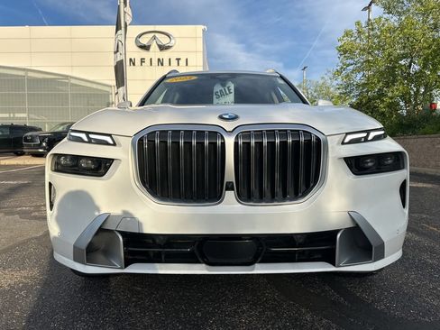 Used 2023 BMW X7 xDrive40i AWD/4WD image 11