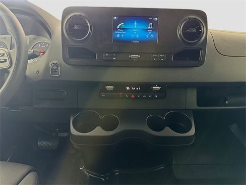 Used 2023 Mercedes-Benz Sprinter 2500 image 24
