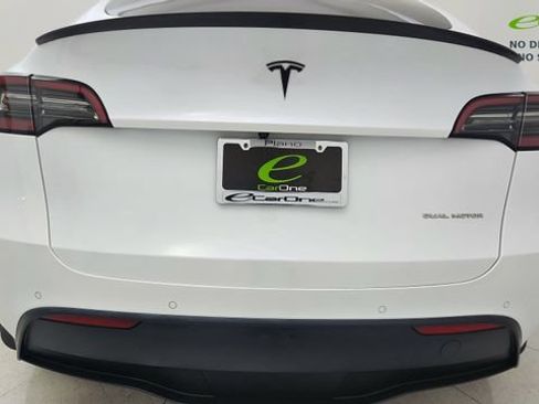 Used 2022 Tesla Model Y Long Range AWD/4WD image 12