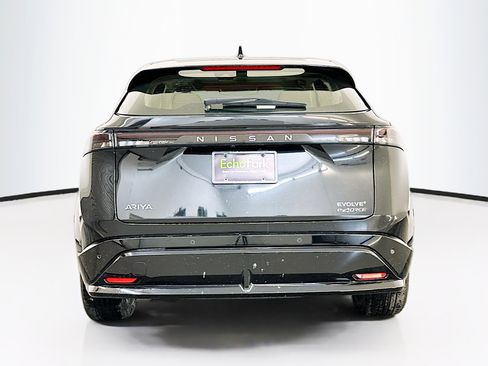 Used 2023 Nissan Ariya AWD image 7
