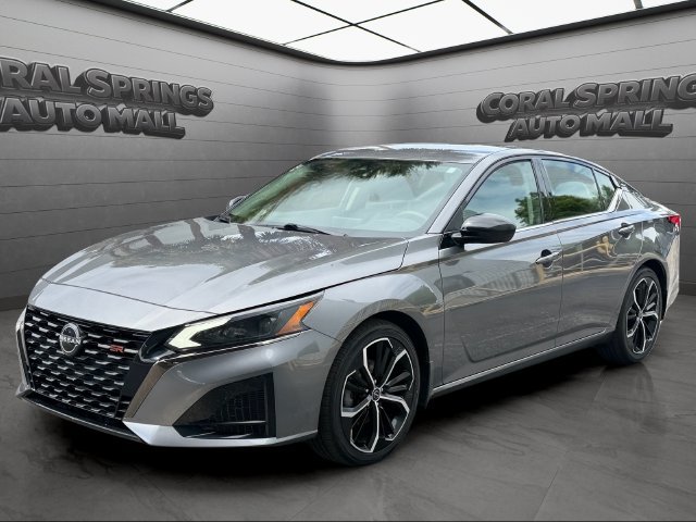 Used 2023 Nissan Altima 2.5 SR FWD image 3