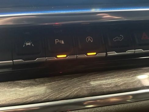 Used 2023 Chevrolet Silverado 1500 LTZ AWD/4WD image 38